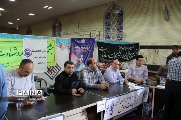 برگزاری  نماز جمعه شهرستان اسلامشهر و برپایی میزخدمت به مناسبت هفته دولت