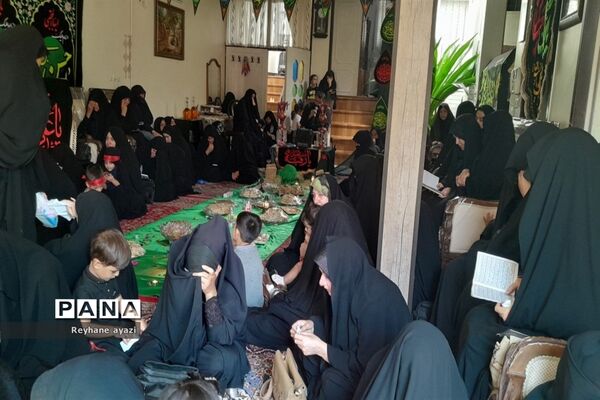 روضه خانگی مجلس عزاداری حضرت رقیه با دکلمه خوانی دانش‌آموزان عضو سازمان دانش‌آموزی