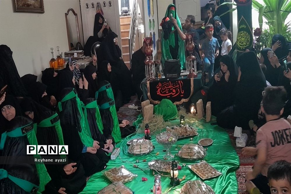 روضه خانگی مجلس عزاداری حضرت رقیه با دکلمه خوانی دانش‌آموزان عضو سازمان دانش‌آموزی