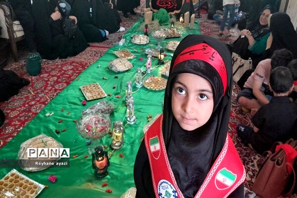 روضه خانگی مجلس عزاداری حضرت رقیه با دکلمه خوانی دانش‌آموزان عضو سازمان دانش‌آموزی