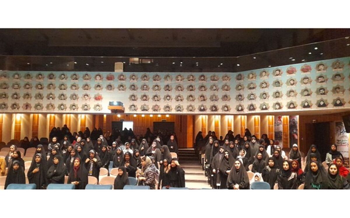 برگزاری همایش دختران ماه در سمنان/فیلم
