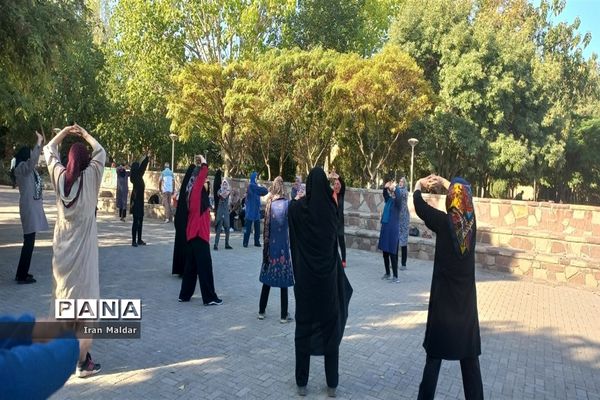 ورزش صبحگاهی بانوان در بوستان نیلوفر آبی