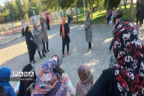 ورزش صبحگاهی بانوان در بوستان نیلوفر آبی