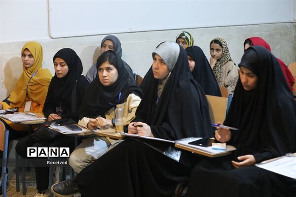برگزاری کلاس‌ها و کارگاه‌های آموزشی در نخستین روز اردوی پویش کتابخوانی «هیس طوری»