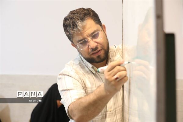 برگزاری کلاس‌ها و کارگاه‌های آموزشی در نخستین روز اردوی پویش کتابخوانی «هیس طوری»
