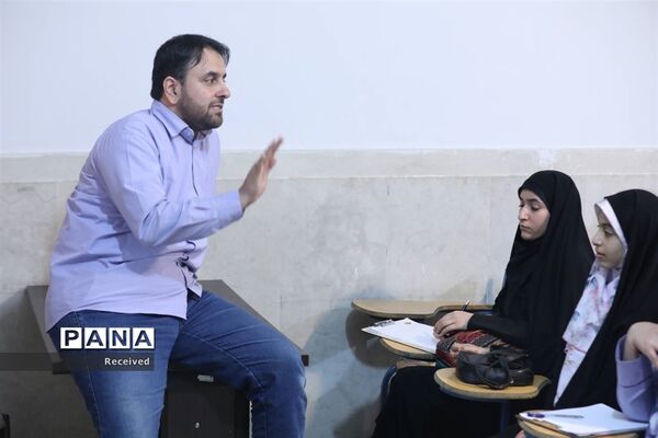 برگزاری کلاس‌ها و کارگاه‌های آموزشی در نخستین روز اردوی پویش کتابخوانی «هیس طوری»