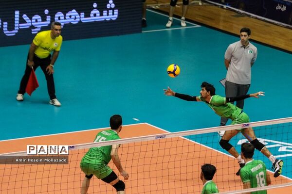 دیدار تیم‌های ایران و پاکستان در مرحله حذفی لیگ والیبال مردان آسیا