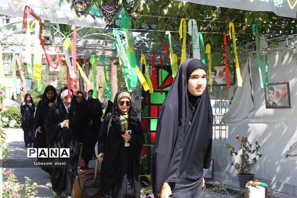 آیین استقبال چهل و یکمین دوره مسابقات قرآن، عترت و نماز دانش‌آموزان دختر در کرمانشاه
