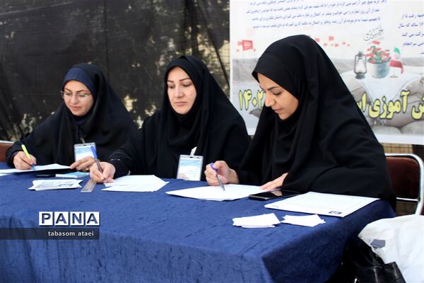 آیین استقبال چهل و یکمین دوره مسابقات قرآن، عترت و نماز دانش‌آموزان دختر در کرمانشاه
