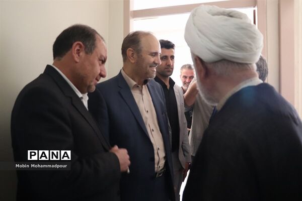 بازدید استاندار آذربایجان شرقی از اداره‌کل آموزش و پرورش استان و دیدار با  دانش آموز خبرنگاران پانا
