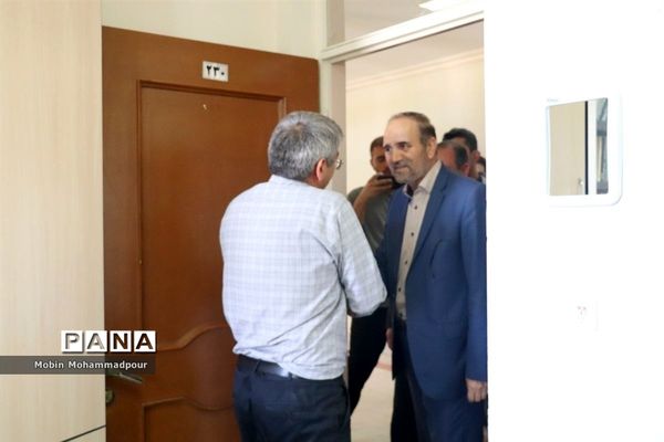 بازدید استاندار آذربایجان شرقی از اداره‌کل آموزش و پرورش استان و دیدار با  دانش آموز خبرنگاران پانا