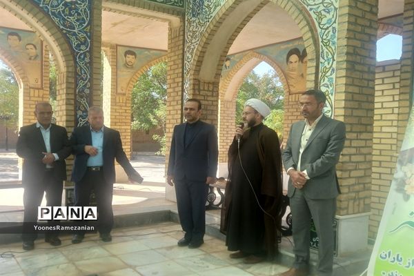 غبار روبی مزار شهدای خلیل آباد  به مناسبت هفته دولت