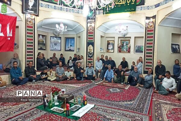 رونمایی از کتاب سرباز روز نهم در مزرعه امام با حضور رئیس عقیدتی سیاسی ارتش کشور