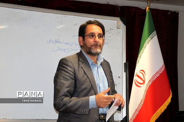 جلسه هم‌اندیشی روسای انجمن اولیا و مربیان مدارس شهرستان پردیس