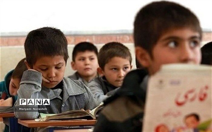 جذب دانش‌آموزان ‌؛بازمانده از تحصیل در منطقه تبادکان