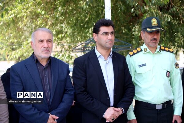 غبارروبی گلزار شهدا در گلوگاه