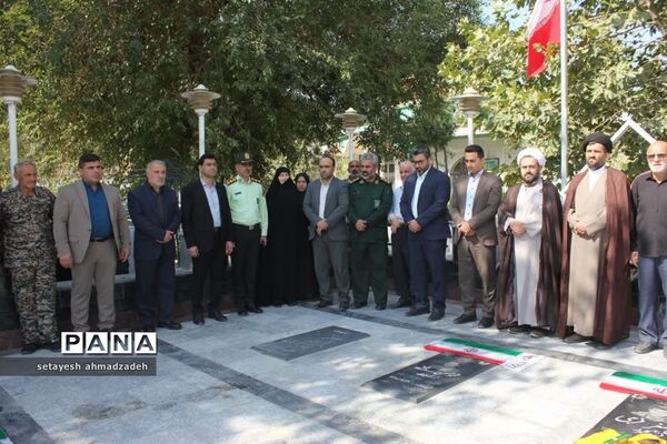 غبارروبی گلزار شهدا در گلوگاه