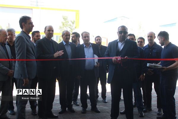 تجدید بیعت مسئولان استانی با شهیدان در اولین روز از هفته دولت