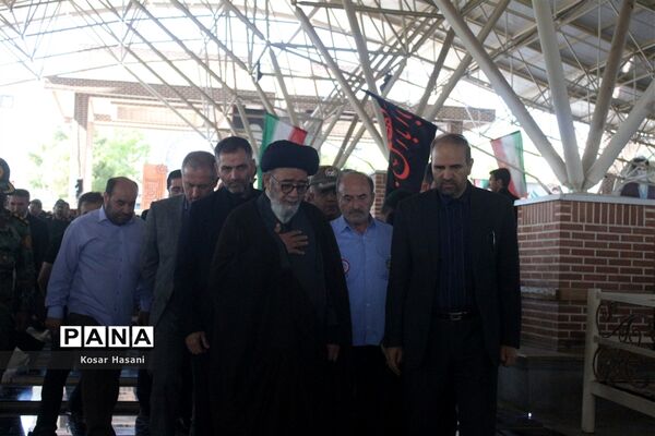 تجدید بیعت مسئولان استانی با شهیدان در اولین روز از هفته دولت