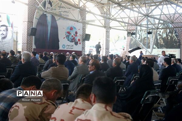 تجدید بیعت مسئولان استانی با شهیدان در اولین روز از هفته دولت