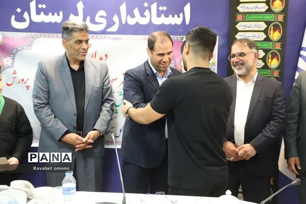 دیدار وزیر آموزش و پرورش با دانش‌آموزان لرستان