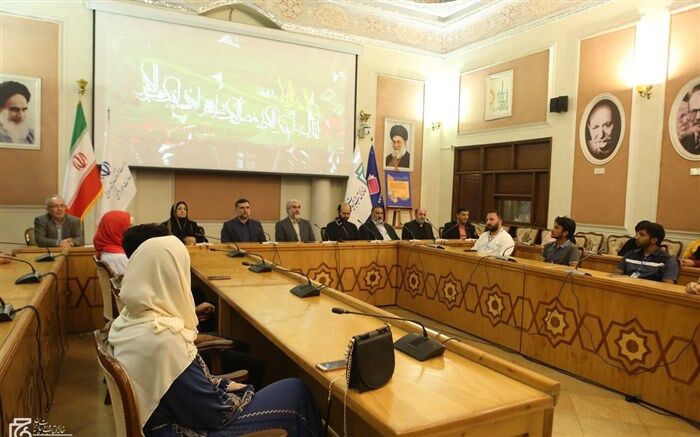 هرکس دلش با ادبیات فارسی بتپد اهل ایران است