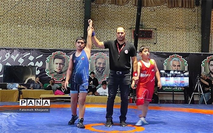 چهارمین دوره مسابقه کشتی ویژه نونهالان در شهرستان قرچک/فیلم