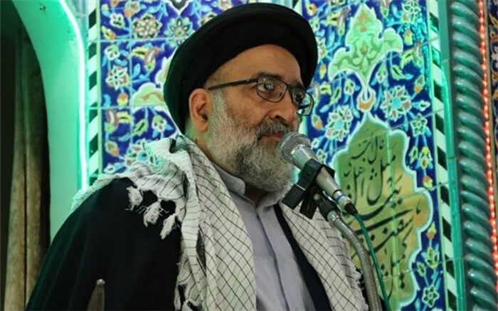 روز اربعین، مانور دیگری از عظمت شیعه را به رخ جهانیان می‌کشیم