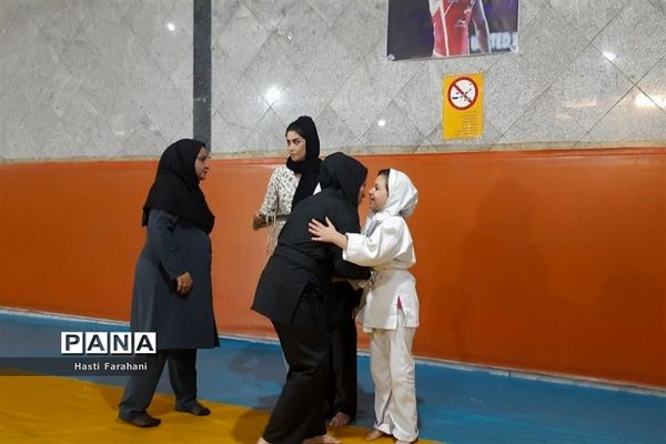 برگزاری اولین دوره مسابقات انتخابیه جودوی بانوان در شهرستان‌قرچک