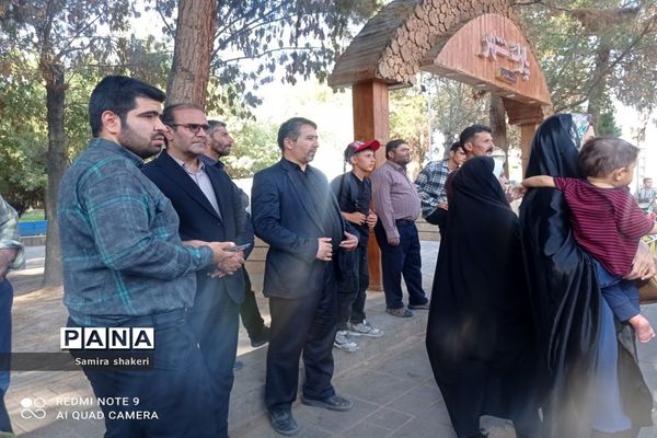 مراسم بدرقه و اعزام دانش‌آموزان پسر زیارت اولی به مشهد مقدس