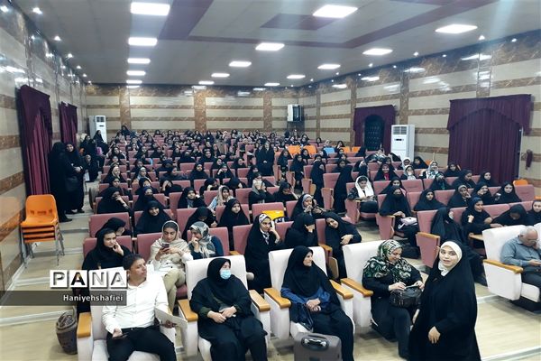 مراسم اعزام و بدرقه زیارت اولی‌های استان فارس به حرم امام رضا(ع)