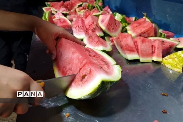 برپایی موکب حسینی با همت نوجوانان کرجی