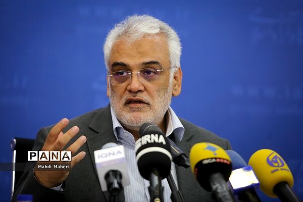 نشست خبری رئیس دانشگاه آزاد اسلامی