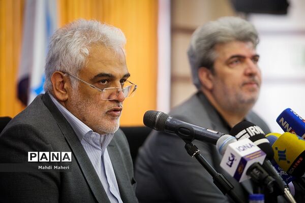 نشست خبری رئیس دانشگاه آزاد اسلامی