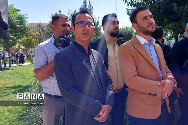 آیین بدرقه خادمان و زائران اربعین حسینی به کربلا در بهارستان 2
