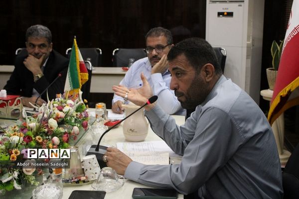 جلسه ستاد ثبت نام استانی و شورای معاونان اداره‌کل آموزش و پرورش استان بوشهر