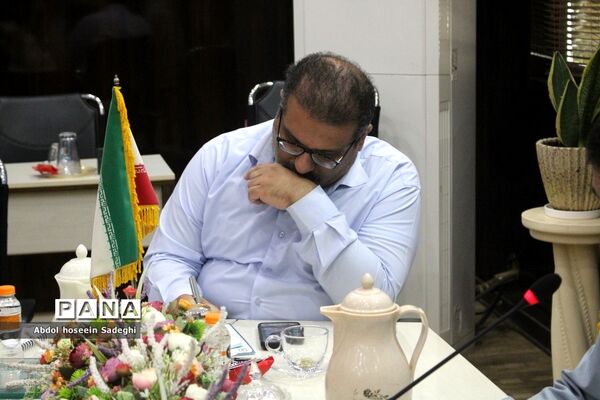 جلسه ستاد ثبت نام استانی و شورای معاونان اداره‌کل آموزش و پرورش استان بوشهر