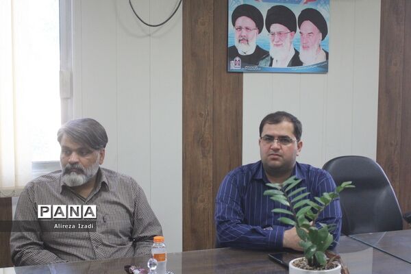 تجلیل از دانش‌آموز برتر چهل و یکمین دوره مسابقات کشوری قرآن، عترت و نماز استان بوشهر