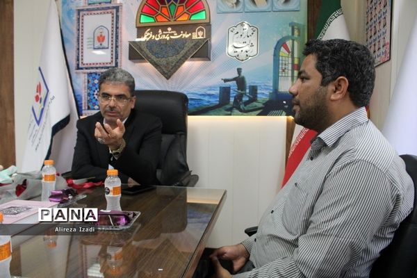 تجلیل از دانش‌آموز برتر چهل و یکمین دوره مسابقات کشوری قرآن، عترت و نماز استان بوشهر