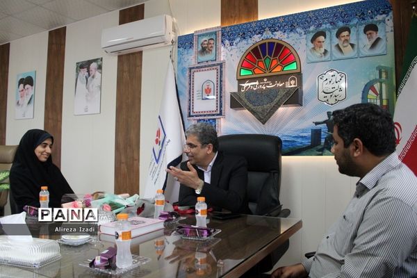 تجلیل از دانش‌آموز برتر چهل و یکمین دوره مسابقات کشوری قرآن، عترت و نماز استان بوشهر