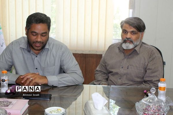 تجلیل از دانش‌آموز برتر چهل و یکمین دوره مسابقات کشوری قرآن، عترت و نماز استان بوشهر