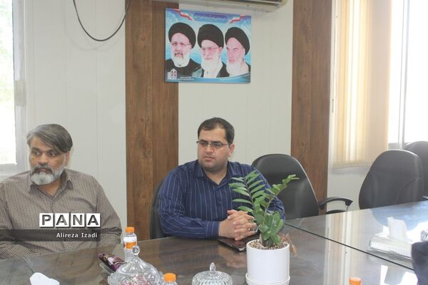 تجلیل از دانش‌آموز برتر چهل و یکمین دوره مسابقات کشوری قرآن، عترت و نماز استان بوشهر