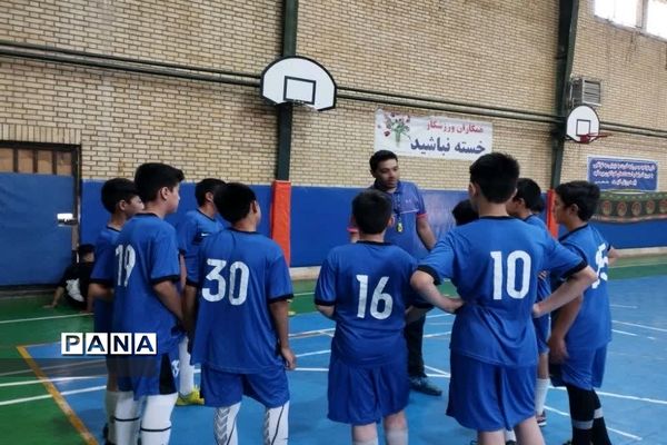 برگزاری بازی دوستانه بین تیم‌های فوتبال دانش‌آموزی ایران و افغانستان در شهرستان پیشوا