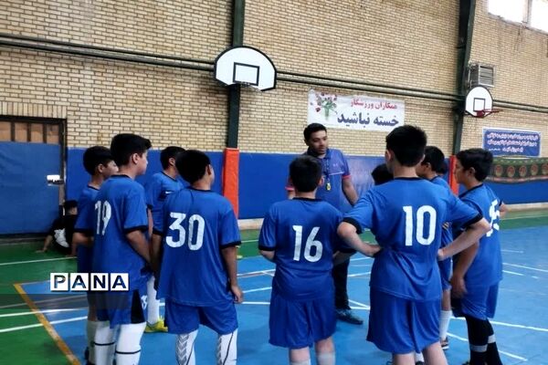 برگزاری بازی دوستانه بین تیم‌های فوتبال دانش‌آموزی ایران و افغانستان در شهرستان پیشوا