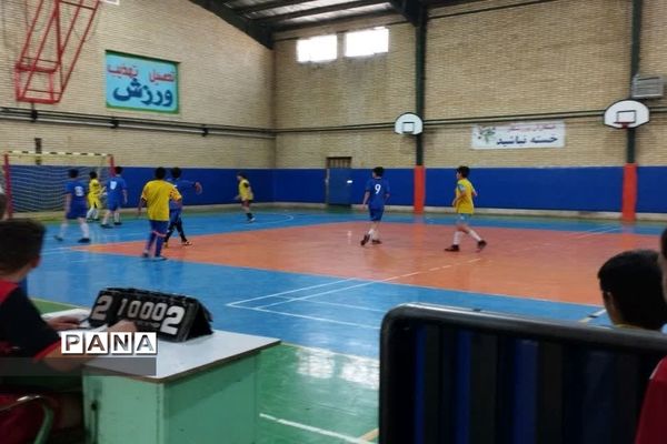 برگزاری بازی دوستانه بین تیم‌های فوتبال دانش‌آموزی ایران و افغانستان در شهرستان پیشوا