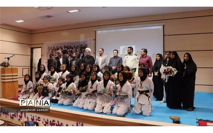 تجلیل از قهرمانان کاراته‌کار شهرستان فیروزه