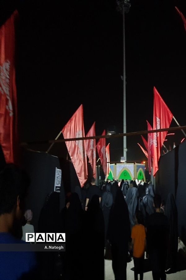 نمایش میدانی تنهاتر از مسیح