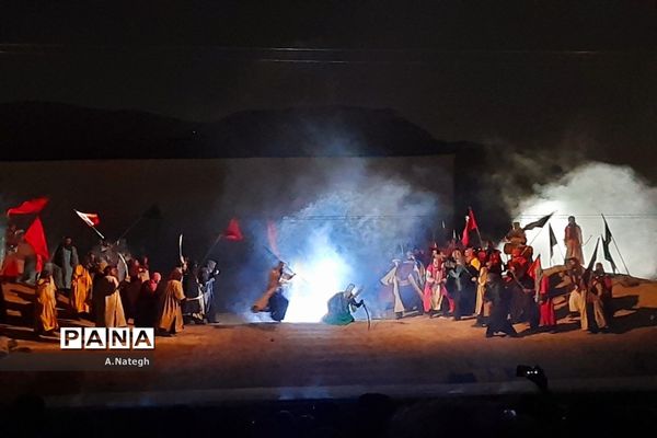 نمایش میدانی تنهاتر از مسیح