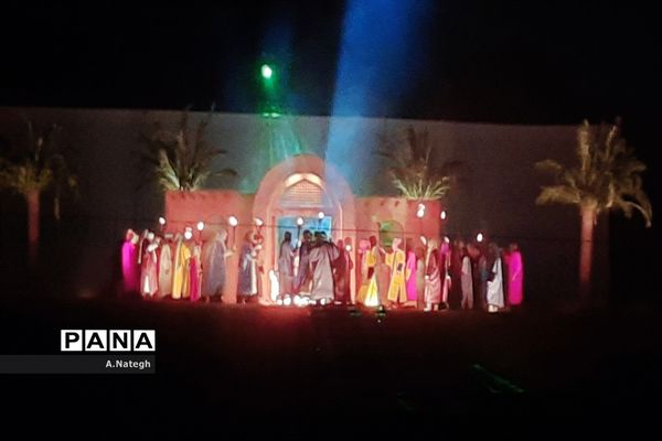 نمایش میدانی تنهاتر از مسیح