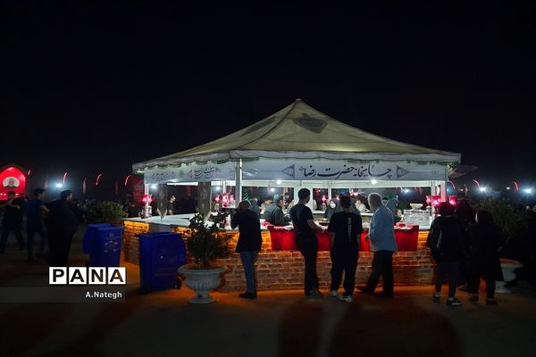 نمایش میدانی تنهاتر از مسیح